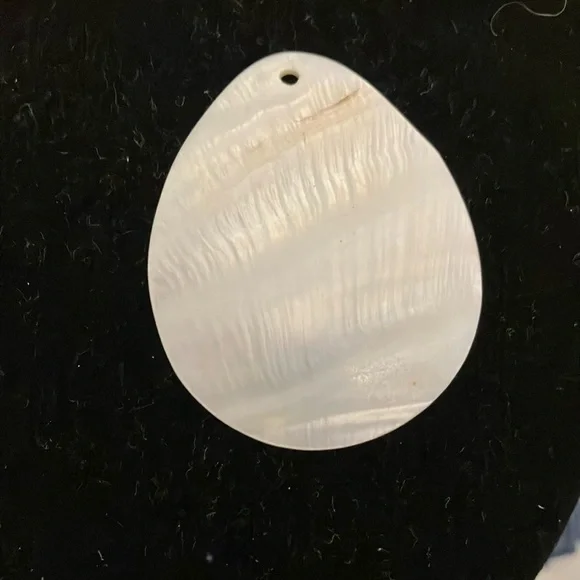 Mother of Pearl pendants. - Picture 4 of 4